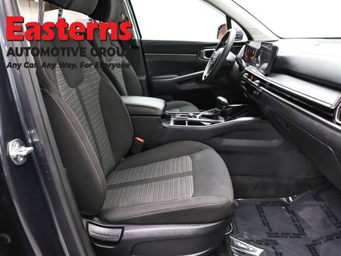 Used 2024 Kia Sorento LX FWD image 24