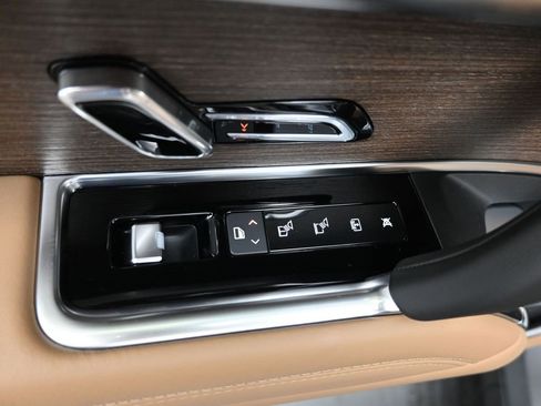 New 2025 Land Rover Range Rover SE image 20