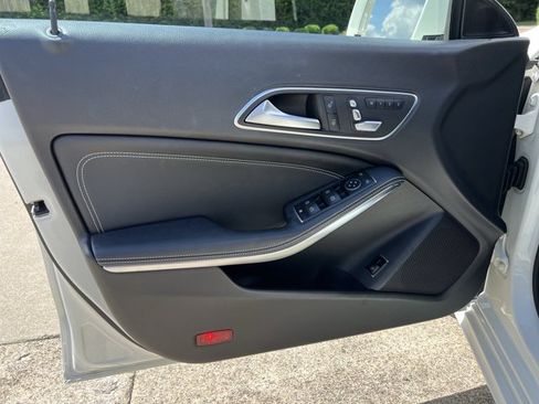 Used 2018 Mercedes-Benz CLA 250 4MATIC image 23