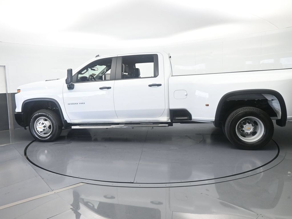 Used 2026 Chevrolet Silverado 3500 W/T AWD/4WD image 3