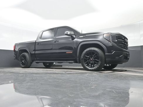 Used 2022 GMC Sierra 1500 Elevation w/ Elevation Premium Package AWD/4WD image 32