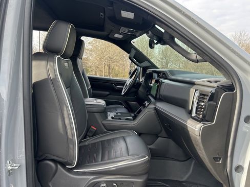 Used 2025 GMC Sierra 2500 AT4X image 52