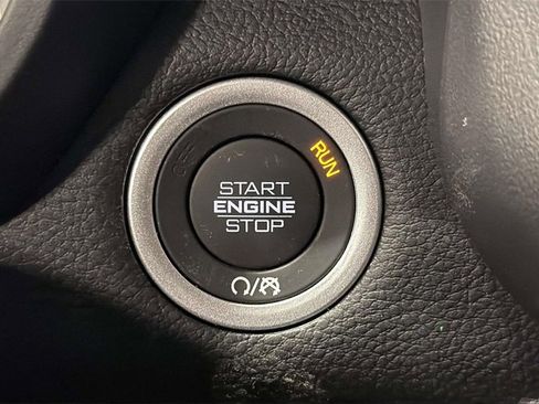 New 2026 RAM 1500 4x4 Crew Cab image 23