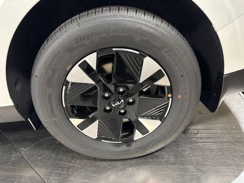 New 2026 Kia Carnival LXS image 18