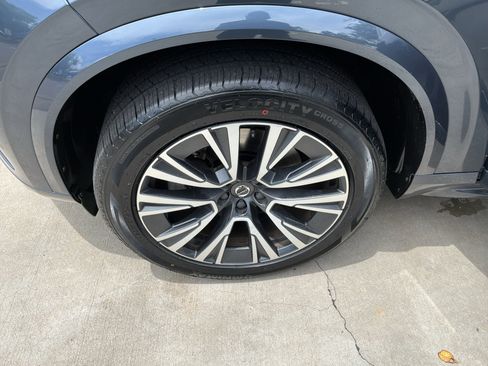Used 2021 Volvo XC90 T6 Momentum w/ Advanced Package AWD/4WD image 13