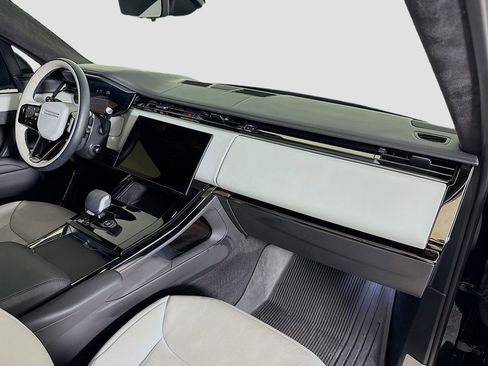 Used 2025 Land Rover Range Rover Sport Autobiography image 29