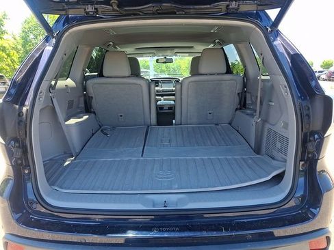 Used 2014 Toyota Highlander Limited AWD/4WD image 32