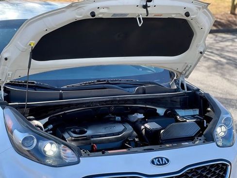 Used 2021 Kia Sportage LX image 40