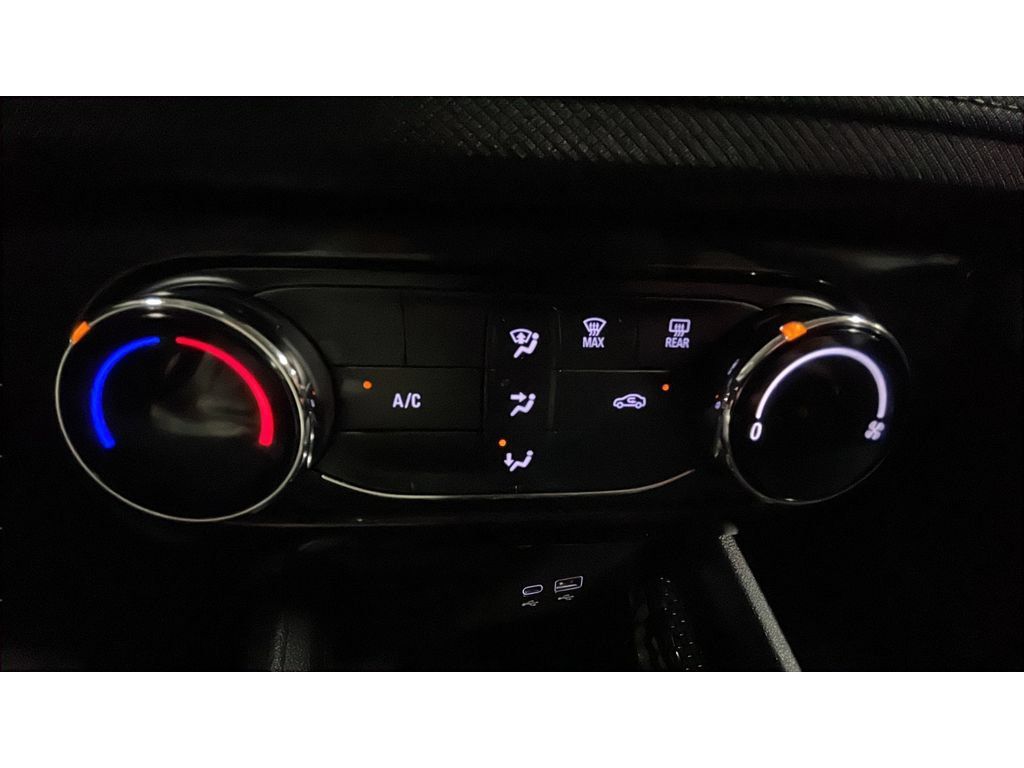Used 2025 Chevrolet TrailBlazer LT AWD/4WD image 14