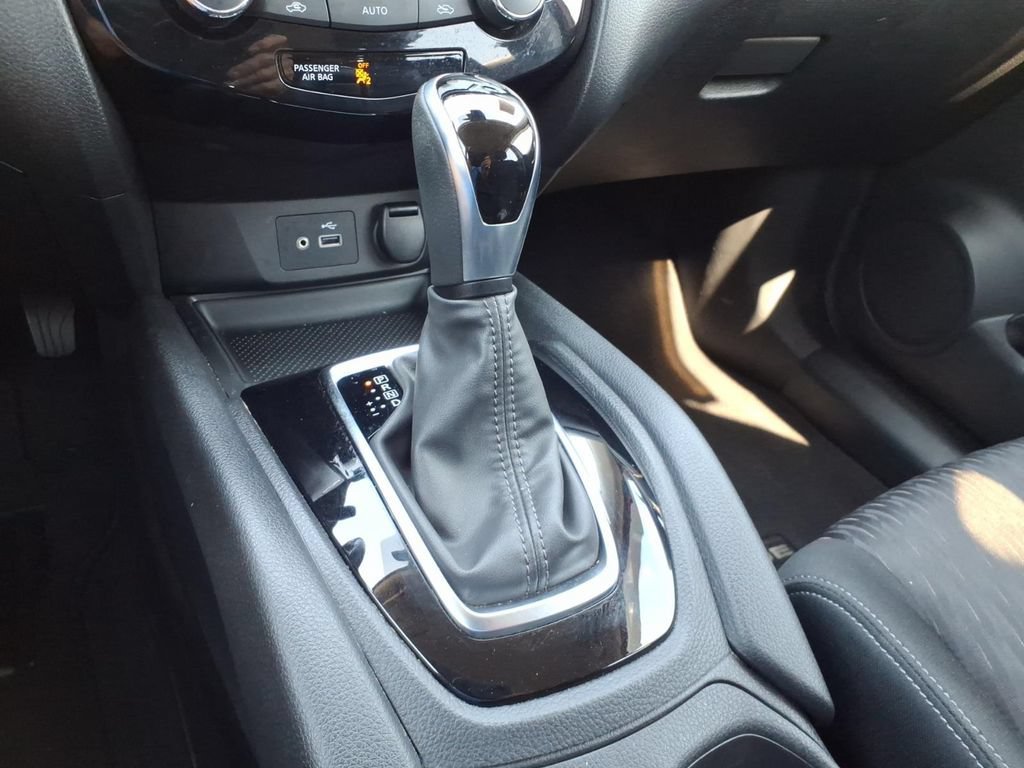 Certified 2020 Nissan Rogue SV FWD image 11