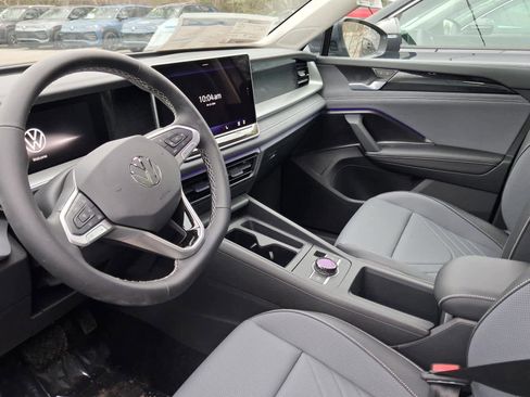New 2026 Volkswagen Tiguan SE AWD/4WD image 14
