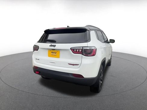 Used 2025 Jeep Compass Trailhawk AWD/4WD image 13