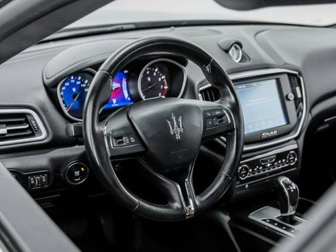 Used 2016 Maserati Ghibli RWD image 13