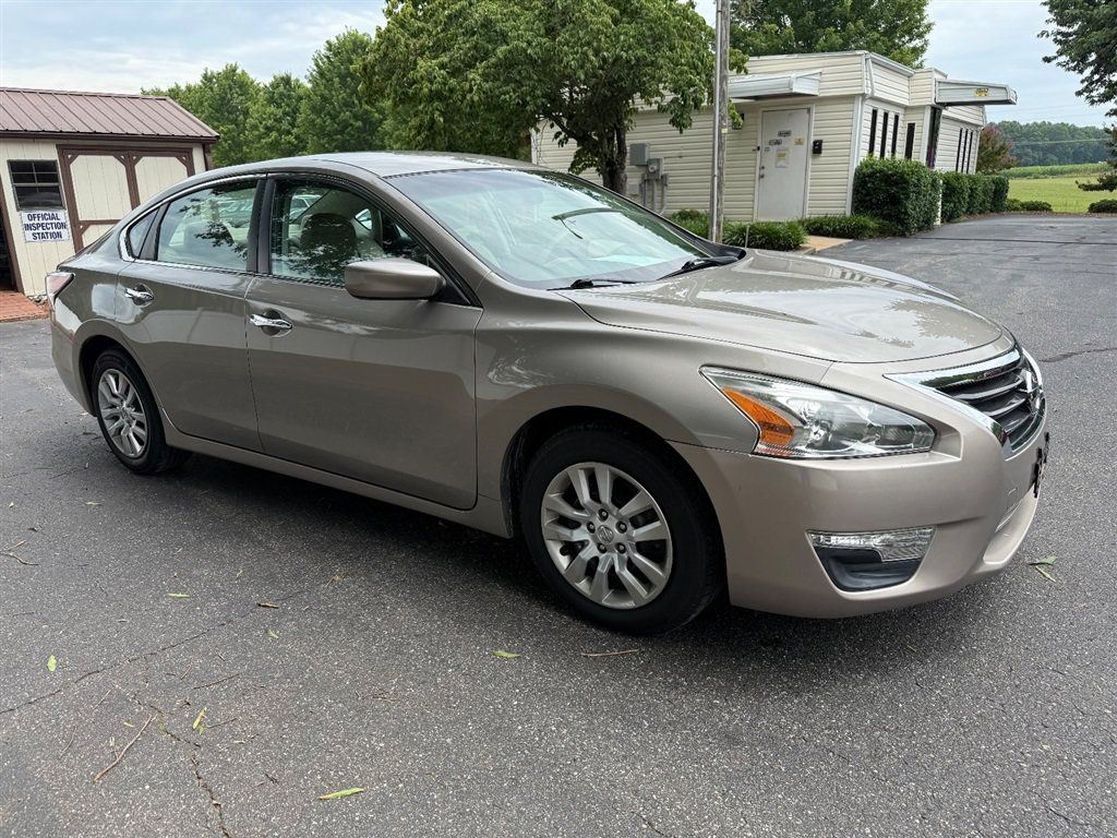Used 2015 Nissan Altima 2.5 S w/ Power Driver Seat Package FWD image 7