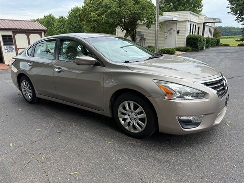 Used 2015 Nissan Altima 2.5 S w/ Power Driver Seat Package FWD image 7