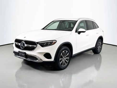 Used 2024 Mercedes-Benz GLC 300 4MATIC image 3