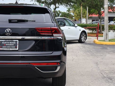 Used 2023 Volkswagen Atlas Cross Sport SE FWD image 16