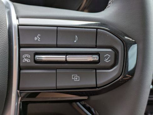 New 2024 Chevrolet Colorado LT w/ LT Convenience Package II image 28