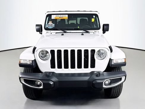 Used 2022 Jeep Gladiator Sport AWD/4WD image 2