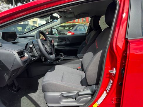 New 2026 Toyota Prius Plug-In Hybrid image 8