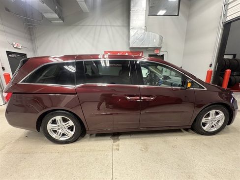 Used 2011 Honda Odyssey Touring Elite image 8