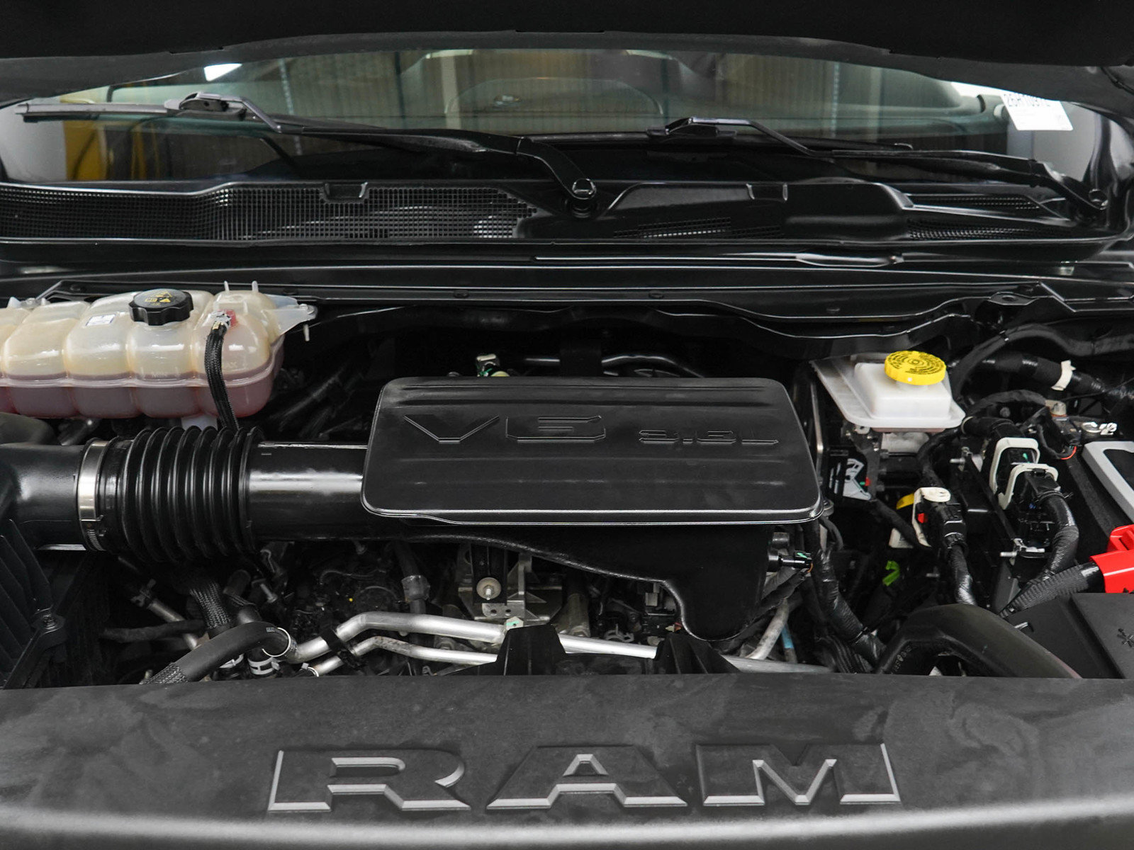 Used 2025 RAM 1500 Big Horn AWD/4WD image 32
