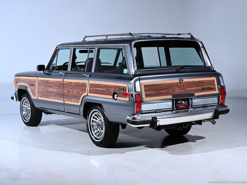 Used 1991 Jeep Grand Wagoneer image 4