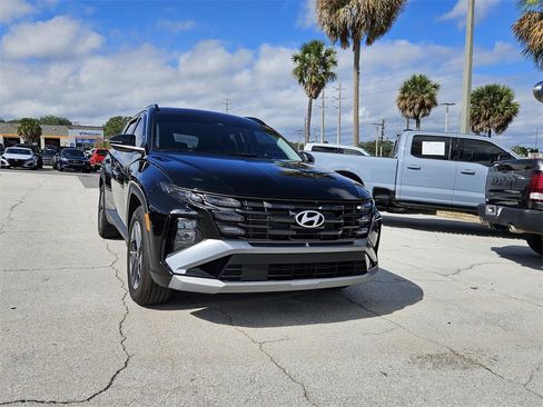 Used 2025 Hyundai Tucson SEL image 2