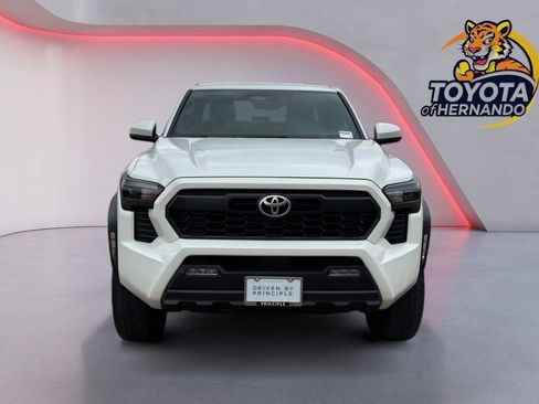 Used 2024 Toyota Tacoma TRD Off-Road image 2