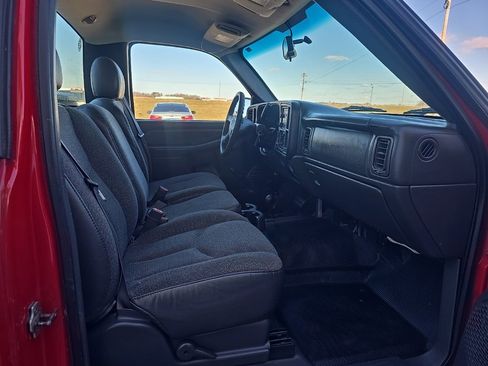 Used 2005 Chevrolet Silverado 1500 W/T image 19