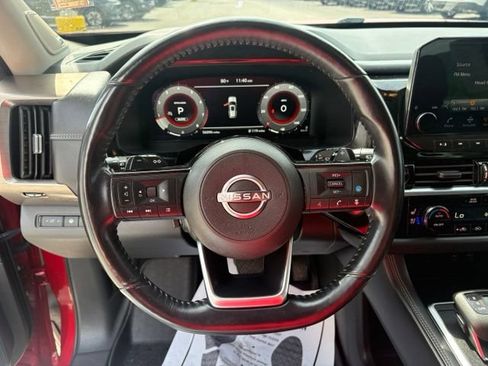 Used 2023 Nissan Pathfinder Platinum AWD/4WD image 16