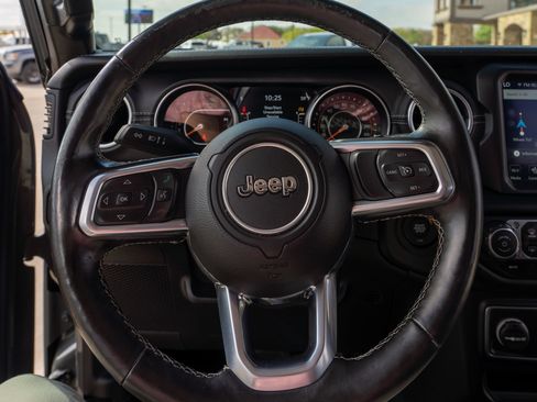 Used 2020 Jeep Wrangler Unlimited Sahara w/ Uconnect 4C Nav & Sound Group AWD/4WD image 14