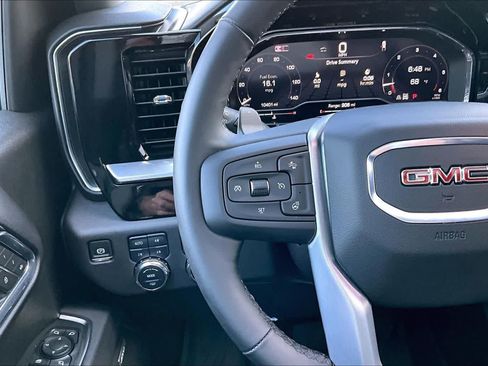 Used 2025 GMC Sierra 1500 SLT w/ SLT Premium Plus Package AWD/4WD image 25