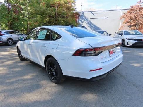 New 2025 Honda Accord SE image 4
