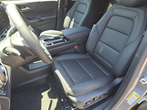 New 2026 Chevrolet Equinox LT w/ Convenience Package II AWD/4WD image 17
