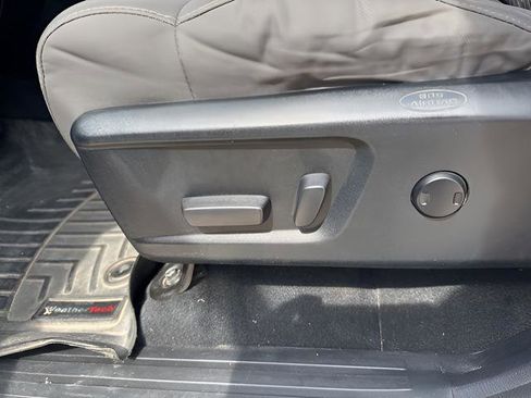 Used 2019 Toyota Tundra SR5 w/ SR5 Upgrade Package image 14