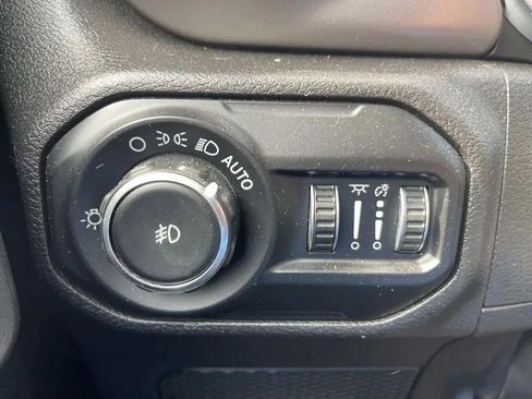 Used 2020 Jeep Wrangler Unlimited Sport w/ Technology Group AWD/4WD image 28