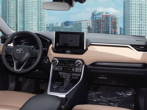 Used 2024 Toyota RAV4 XLE image 21