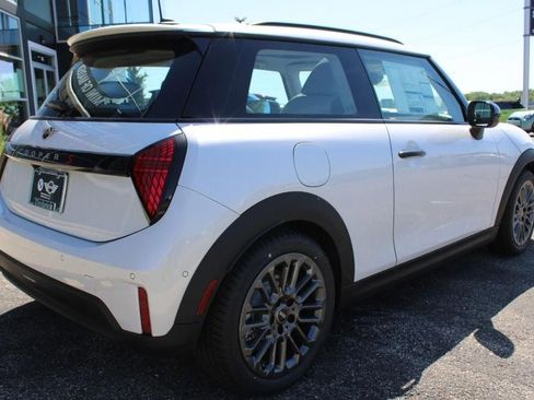 Used 2025 MINI Cooper S FWD image 3
