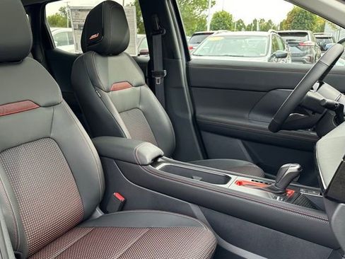 New 2025 Nissan Kicks SR w/ SR Premium Package image 31