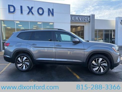 Used 2025 Volkswagen Atlas SE image 8