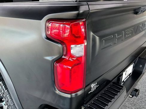 Used 2023 Chevrolet Silverado 1500 ZR2 w/ Technology Package AWD/4WD image 23