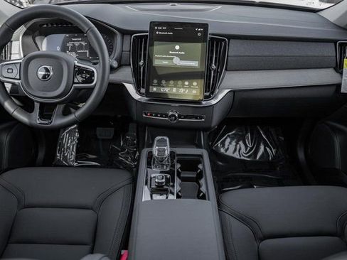 New 2026 Volvo XC90 B6 Plus w/ Protection Package Premier image 19