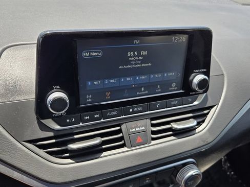 Used 2024 Nissan Altima 2.5 S FWD image 18