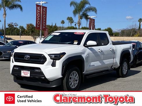 Certified 2025 Toyota Tacoma SR5 image 1