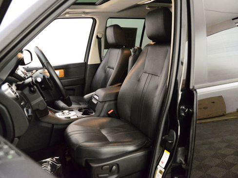 Used 2016 Land Rover LR4 image 4