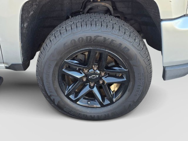 Used 2016 Chevrolet Silverado 1500 LT w/ All Star Edition AWD/4WD image 9