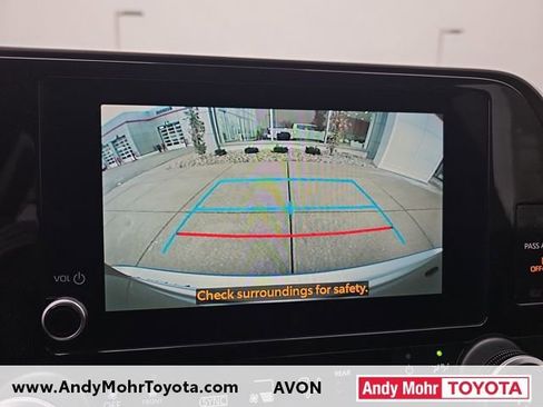 Used 2023 Toyota Highlander LE image 21