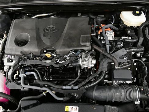 Certified 2025 Toyota Camry LE image 32