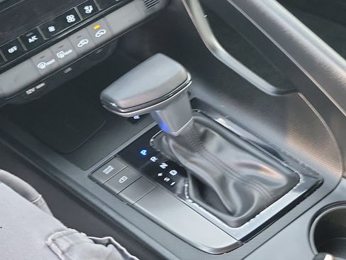 Certified 2025 Hyundai Elantra Sport image 12